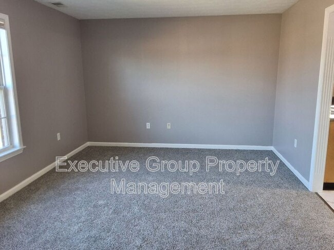 Photo - 103 Kenilworth Ct