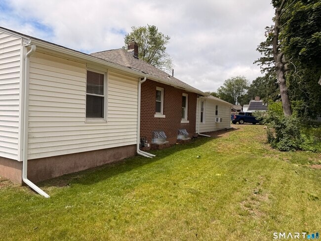 Photo - 154 Hemingway Ave