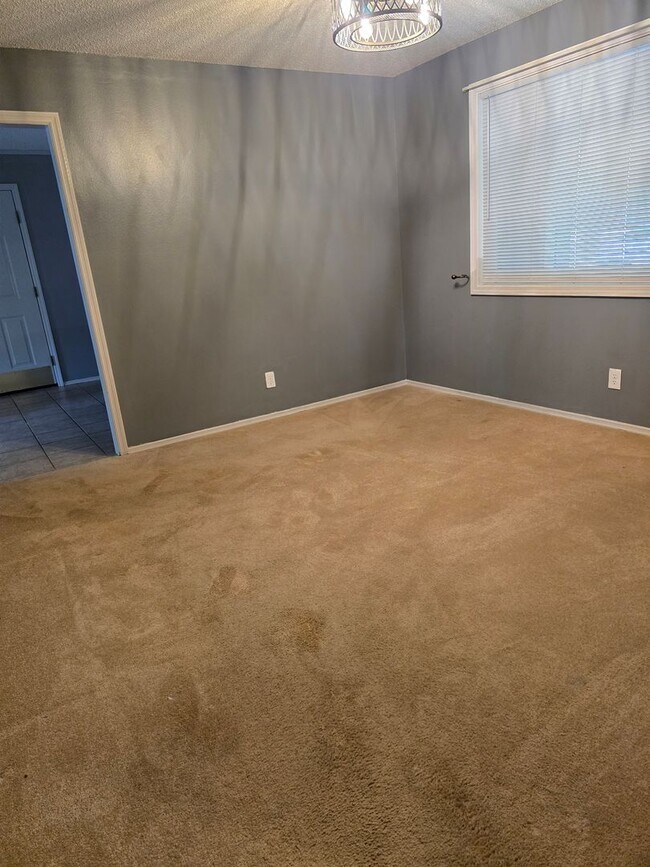 Photo - 3 bedroom 2 bath home with basement for lease