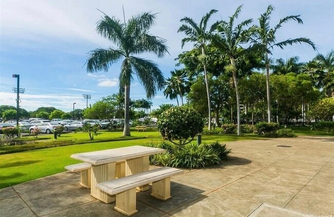 Photo - 94-302-302 Paiwa St