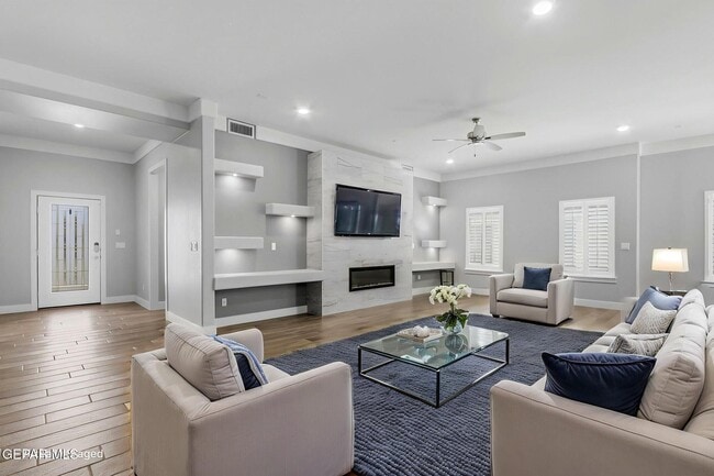 Photo - 13580 Lawkland St