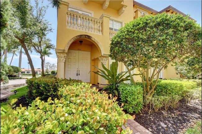 Photo - 545 NE 69th Cir