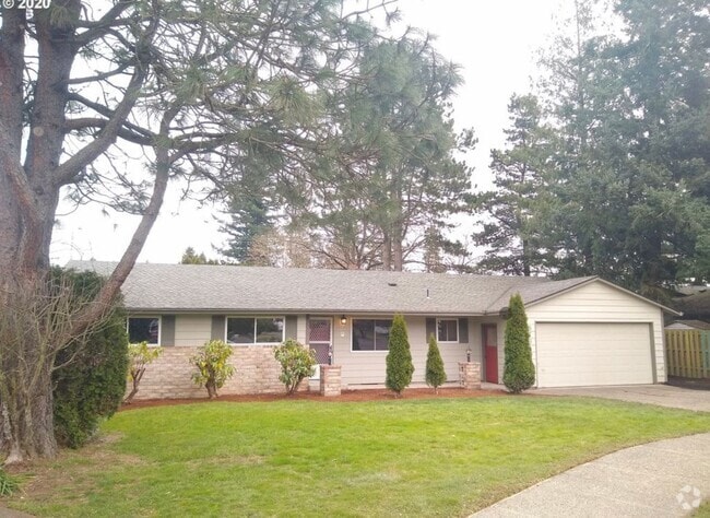 Building Photo - Beautiful 3 bedroom ranch on quiet cul-de-... Rental
