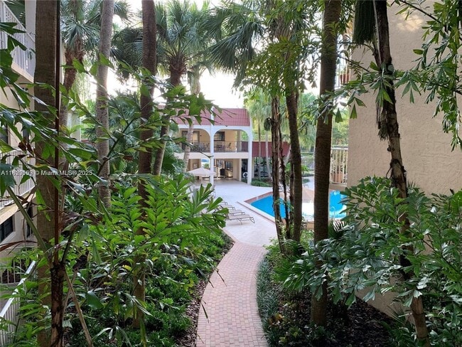 Building Photo - 9301 SW 92nd Ave Unit 204B-204B Rental