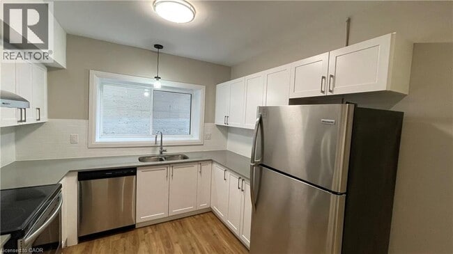 Photo - 540 King St E Unité B2