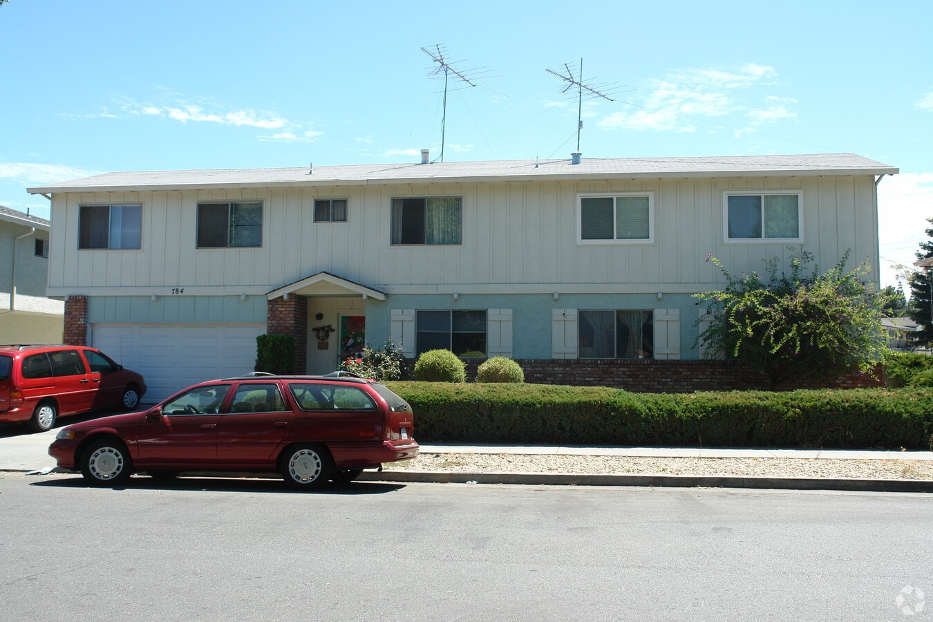 Photo - 784 Nevin Way