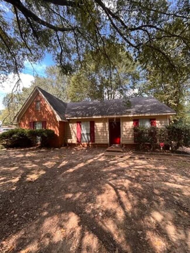 Building Photo - ~HALF OFF FIRST MONTH'S RENT~ Charming 3-Bedroom Home in Bartlett-Spacious & Move-In Ready!