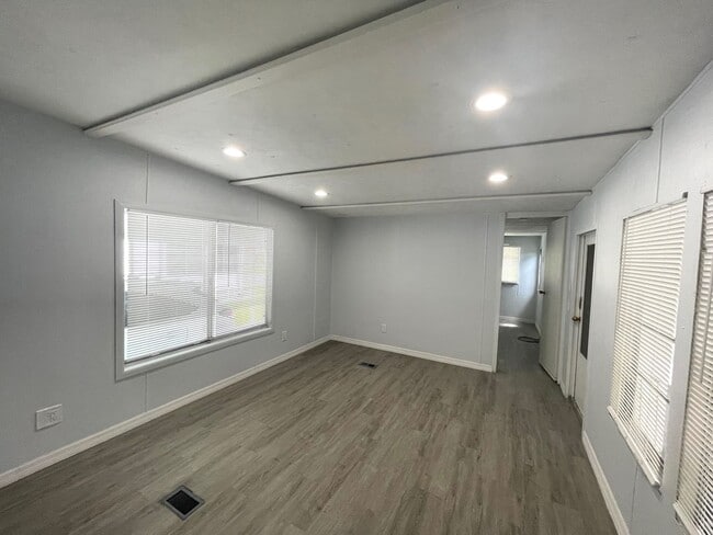Photo - 5316 53rd Ave E