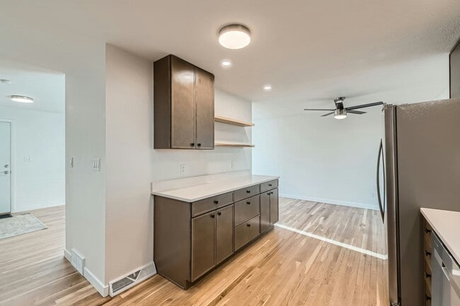 Photo - 1430 Lashley St