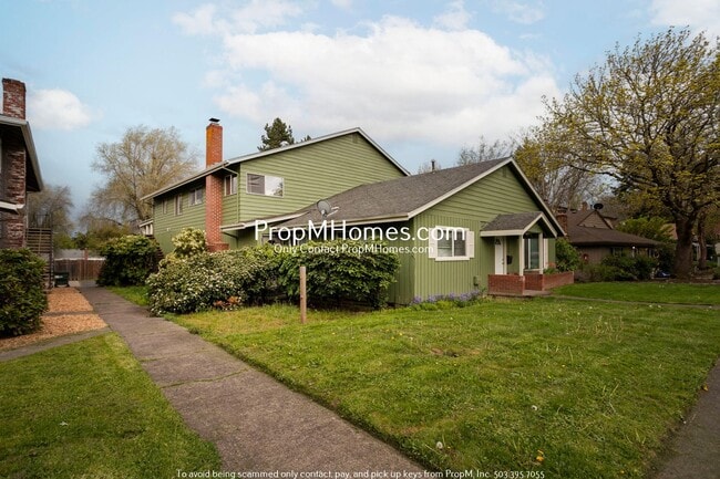Building Photo - Updated Second-Story Two Bedroom Home In Beaverton!