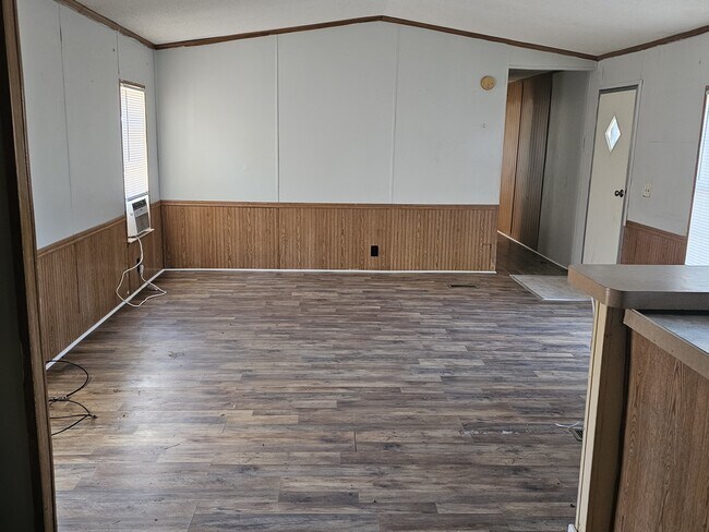 Photo - 115 Mary Ave