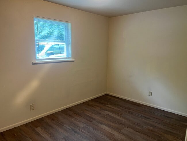 Photo - 1364 Gormans Ln