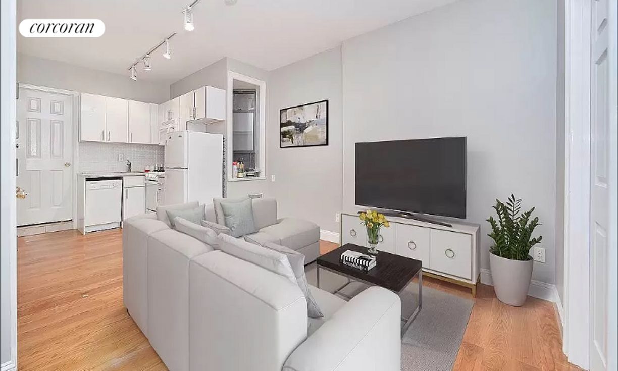 Photo - 163 Chrystie St