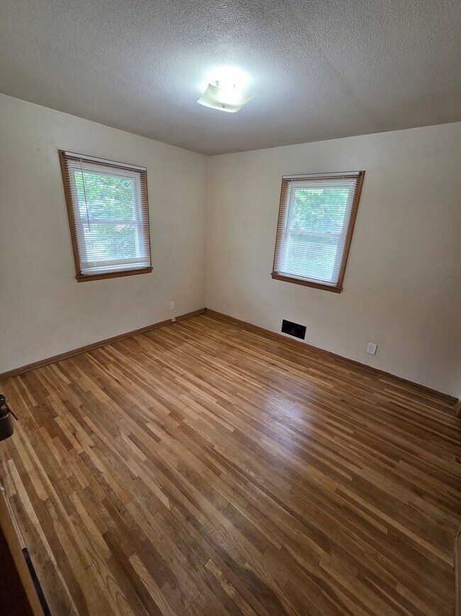 Photo - 4229-4231 Unity Ave N Unit 4231