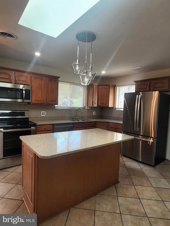 Photo - 5419 Sargent Rd