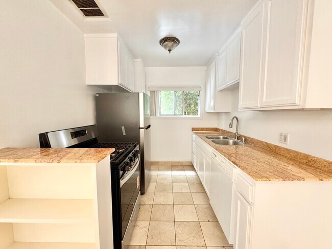 Photo - 1320 Ridgeley Dr Apartment Unit 2