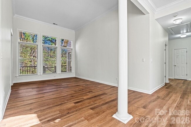 Photo - 8937 McDiarmid Ln