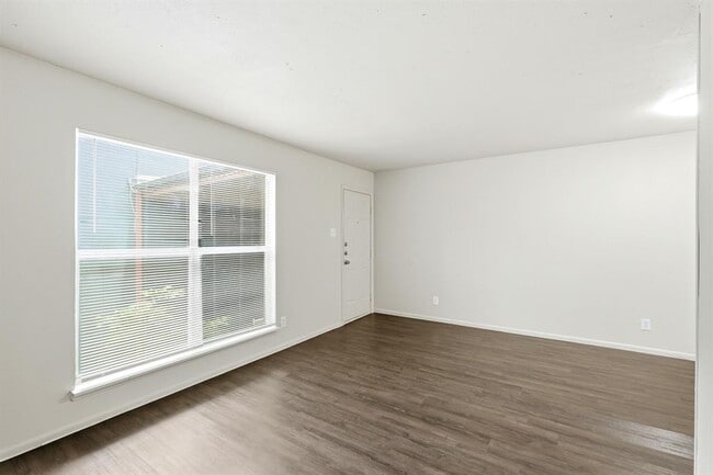 Photo - 2319 Greenfield Pkwy Unit 210