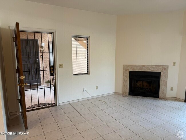 Building Photo - 5750 N Camino Esplendora Unit 109 Rental