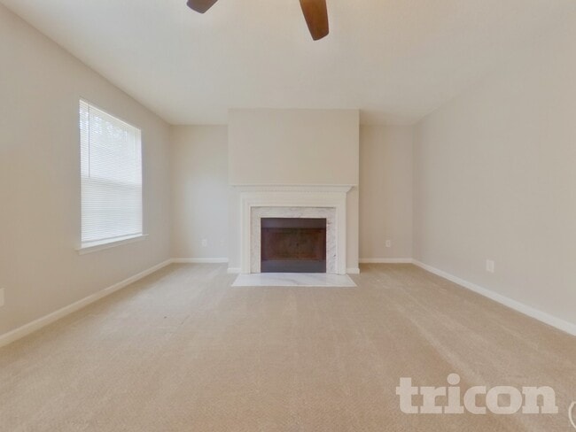 Photo - 693 Grandview Cir