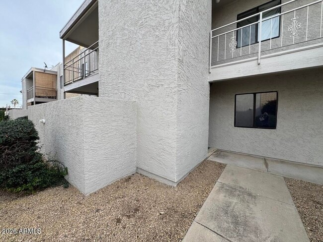 Building Photo - 16635 N Cave Creek Rd Unit 113