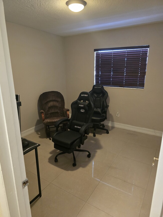 Photo - 3574 W 14th Ct Unidad 1