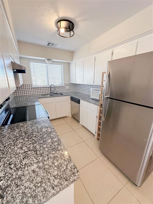 Photo - 2711 NE Euclid Ave