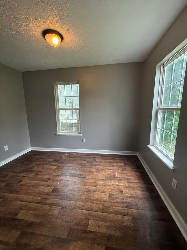 Photo - Rent this GREAT 2 BEDROOM home with, FULLY FENCED front and back yard.