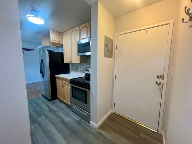 Photo - Spacious 2 Bed 1.5 Bath Condo in Hamden South Unit D4-303