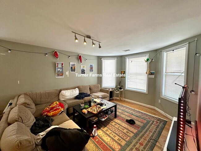 Photo - 110 Chester St Apartments Unit 1