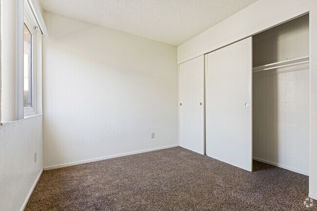 5BR, 2BA - 1,478SF - Bedroom 1