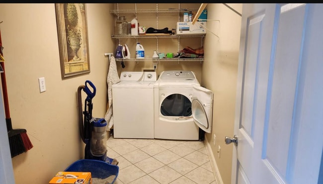 Lavandería en áreas comunes - 8310 Park Vista Cir