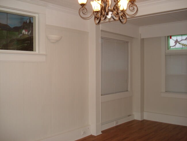 Photo - 545 49th Av E Unit Main Floor