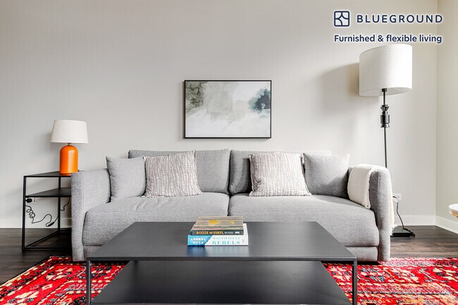 Photo - 77 W Huron St Unidad SI FL14-ID1220