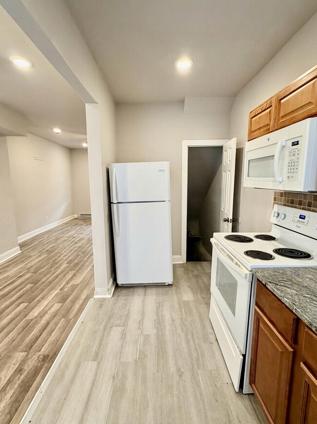 Photo - 5917 Irving St