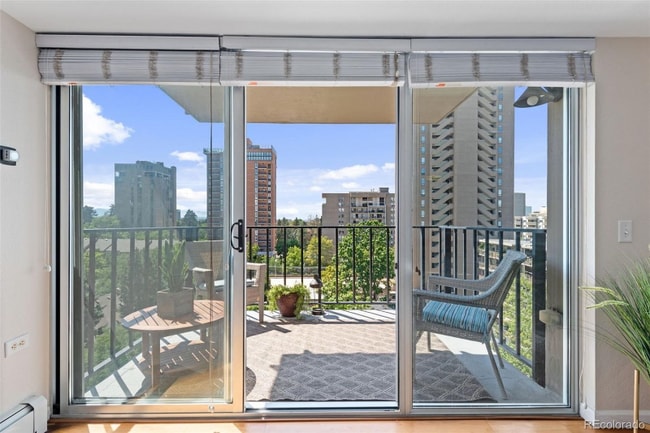 Photo - 1150 Vine St Unidad 703