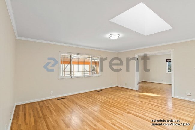 Photo - 1565 Klamath Dr