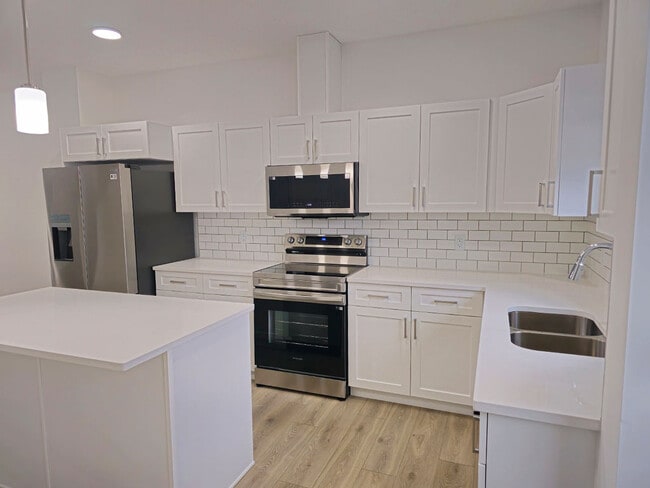 Photo - 69 Fenwyck Blvd