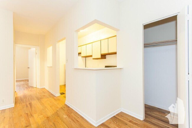 Photo - 930 W Roscoe St Unit 658-11
