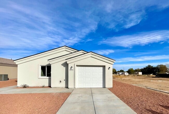 Building Photo - Cute home built in 2023 with garage and la...