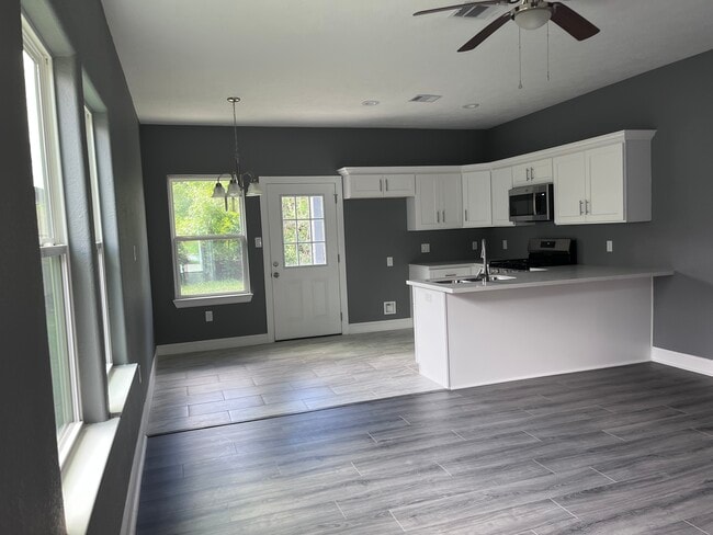 Photo - 440 Shamrock Ave