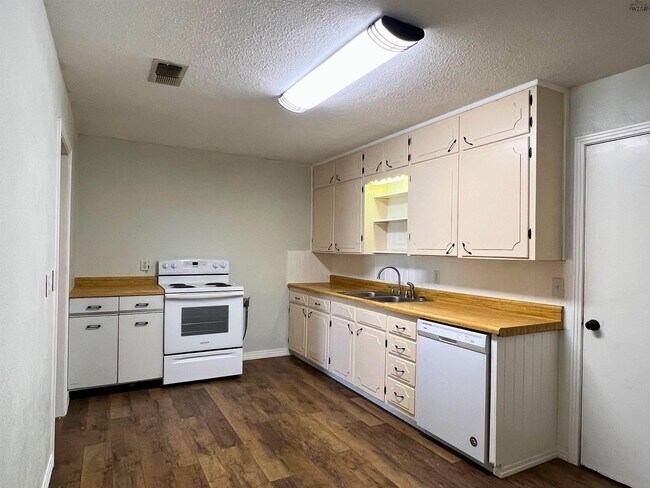 Photo - 615 S Clay St