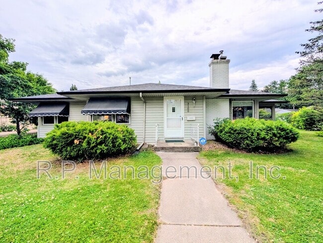 Building Photo - 3100 Orchard Ave N