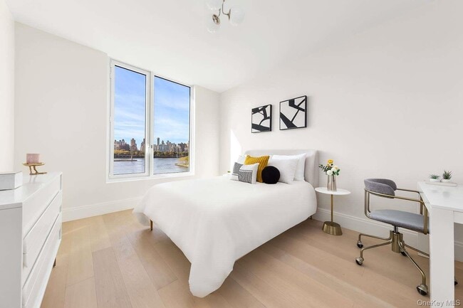 Photo - 30-85-55 Vernon Blvd Unit 6H