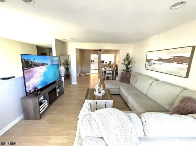 Photo - 189 Sunshine Dr