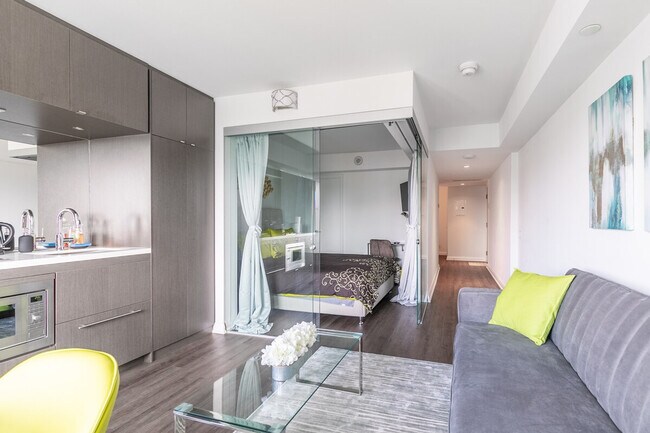 Photo - 16 Hazelton Ave Unit ID1345820P