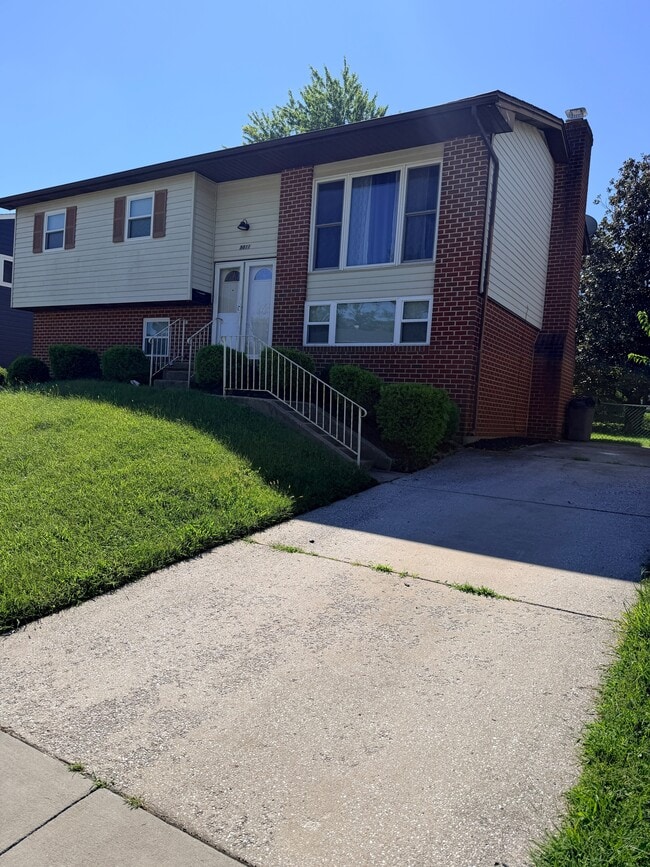 9811 Southall Rd