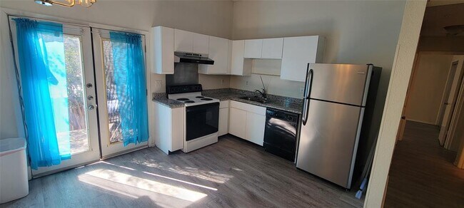 Photo - 1015 E Yager Ln Unit 69