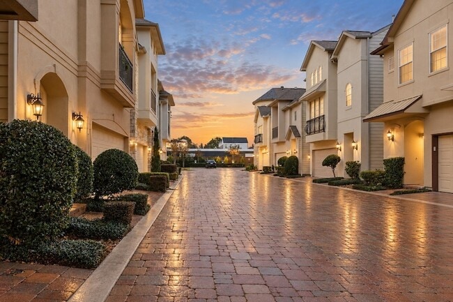 Photo - 1303 Sherwood Point Ln