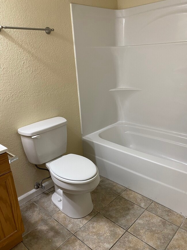 Photo - 716 Tall Oaks Dr Unit 100